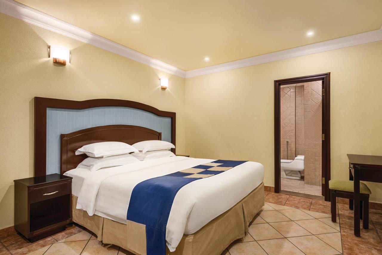 Howard Johnson Dammam Hotel מראה חיצוני תמונה