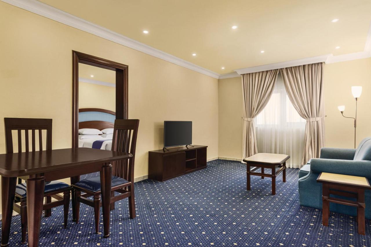 Howard Johnson Dammam Hotel מראה חיצוני תמונה