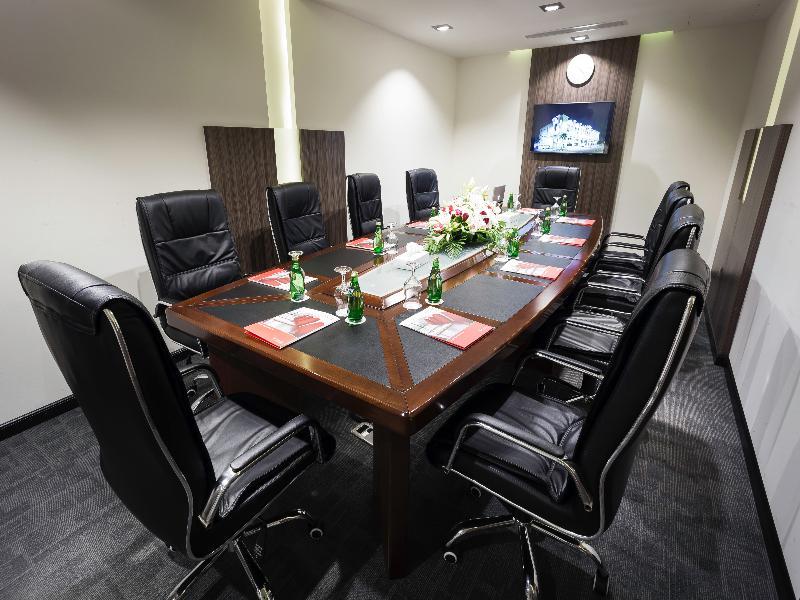 Howard Johnson Dammam Hotel מראה חיצוני תמונה